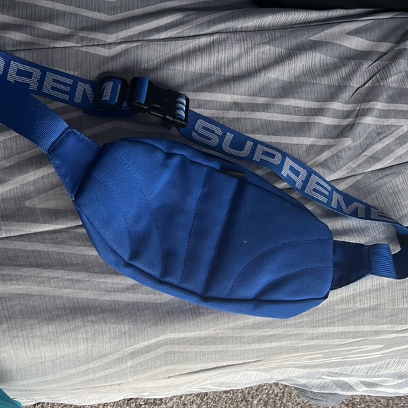 Supreme Bag very comfortable and adjustable for any size able to hold anything - Picture 2 of 5